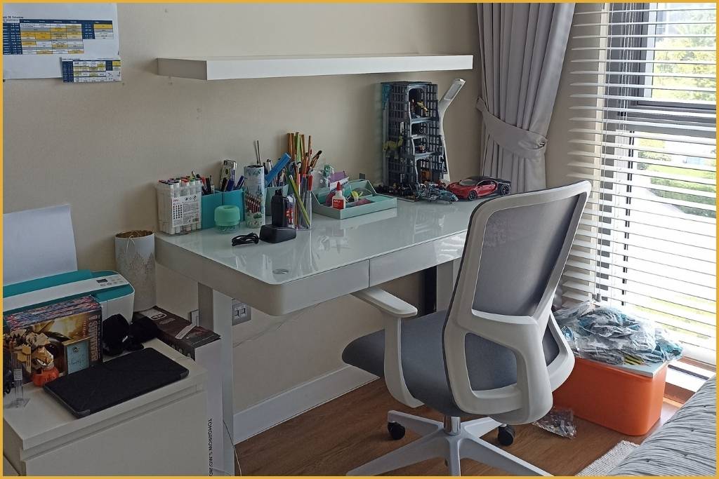 a close look of the study table and study room after the full furniture and carpentry work